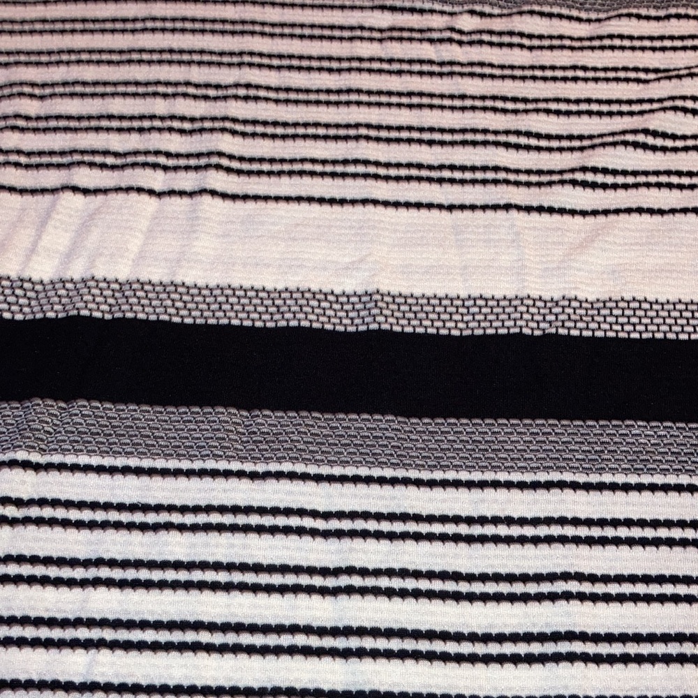 Lularoe Xs oversized short sleeve shirt - Picture 2 of 3